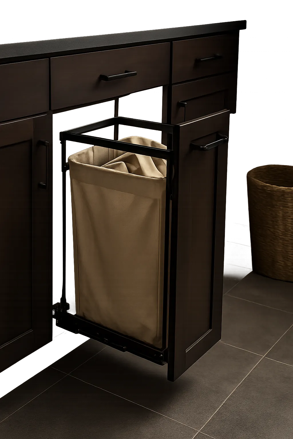 Collapsible laundry hamper with sturdy handles